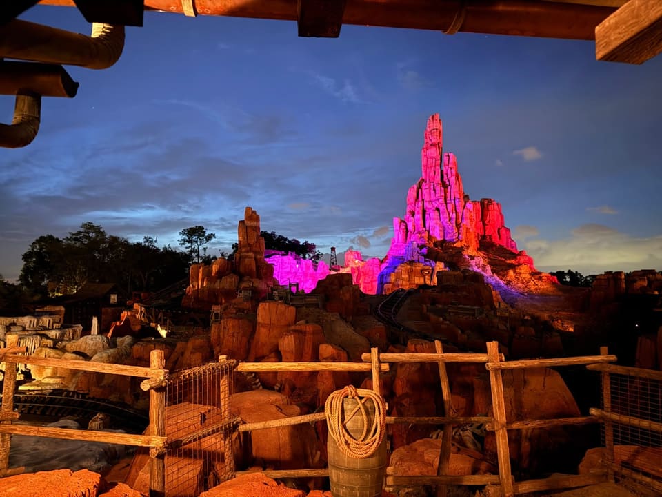Big Thunder Mountain Railroad — Custom mine train, Magic Kingdom