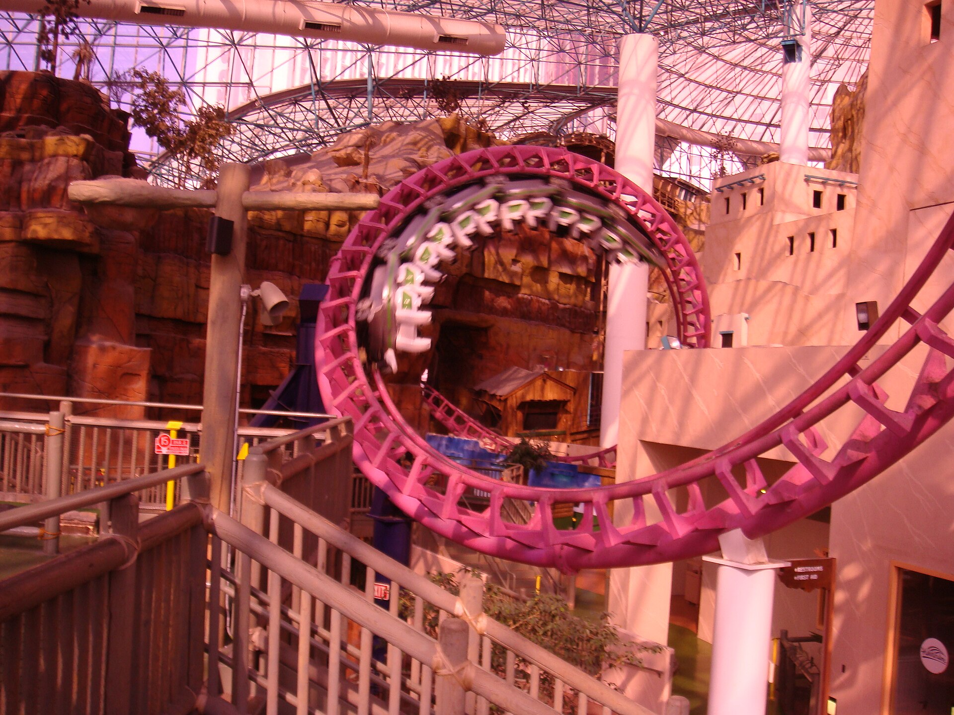 Canyon Blaster — Custom Looping Coaster, Adventuredome (Circus Circus)