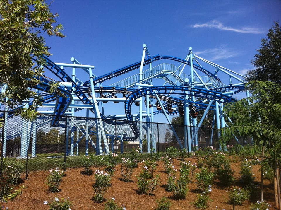 Flying School — Junior Suspended Coaster, LEGOLAND Florida