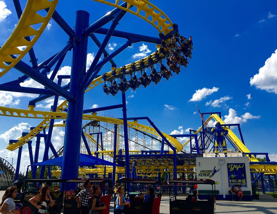 Freedom Flyer — Suspended Family Coaster, Fun Spot America Orlando