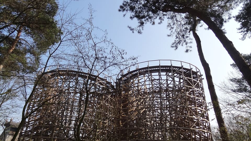 Joris en de Draak — Racing wooden coaster (Water and Fire tracks), Efteling