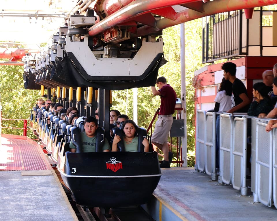 Ninja — Suspended Coaster, Six Flags Magic Mountain