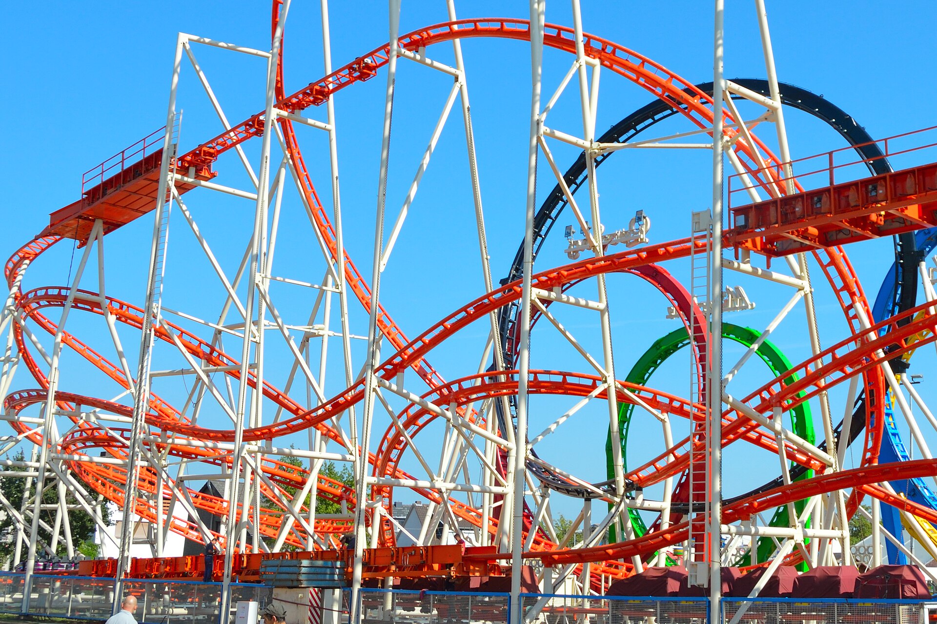 Olympia Looping — Portable five-loop looping coaster, Travelling (R. Barth und Sohn) — Oktoberfest Munich / Hyde Park Winter Wonderland