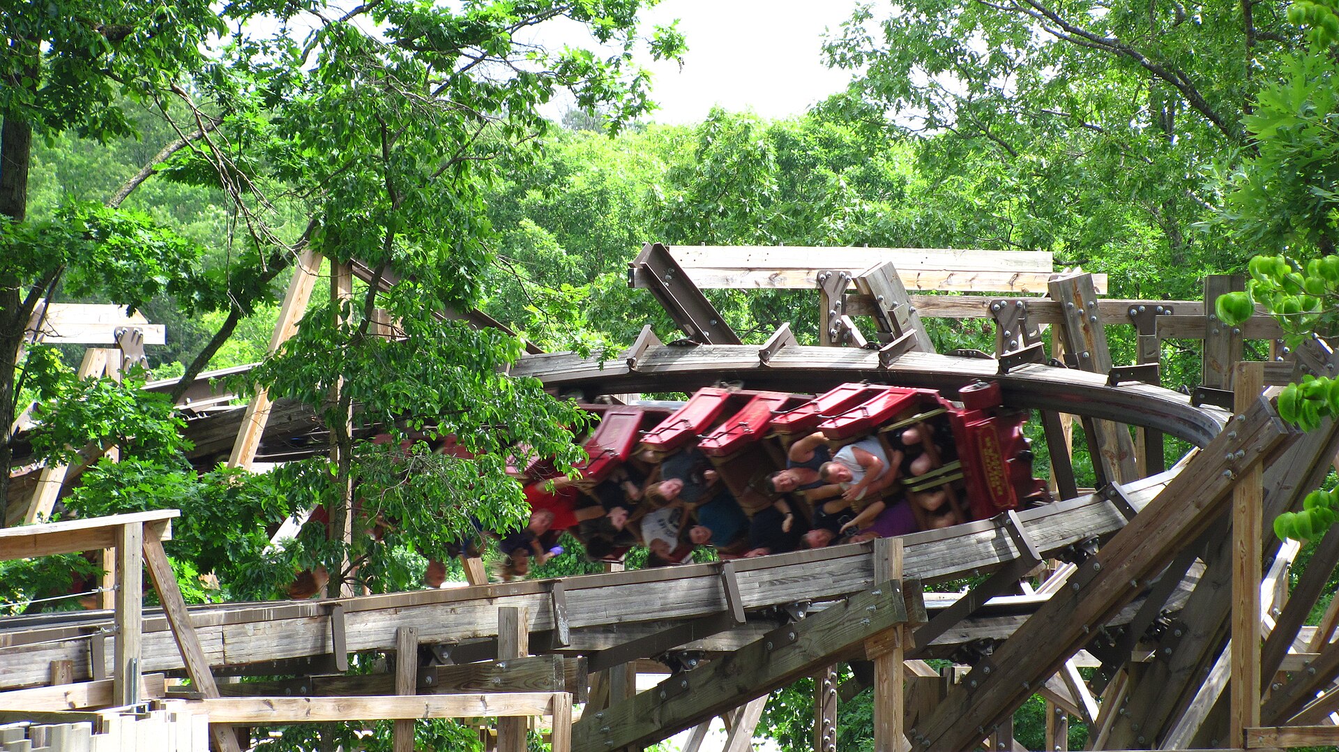 Outlaw Run — Topper Track (ground-up), Silver Dollar City