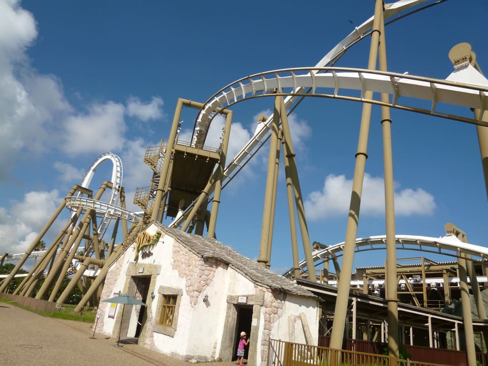 Pyrenees — Inverted Coaster, Shima Spain Village