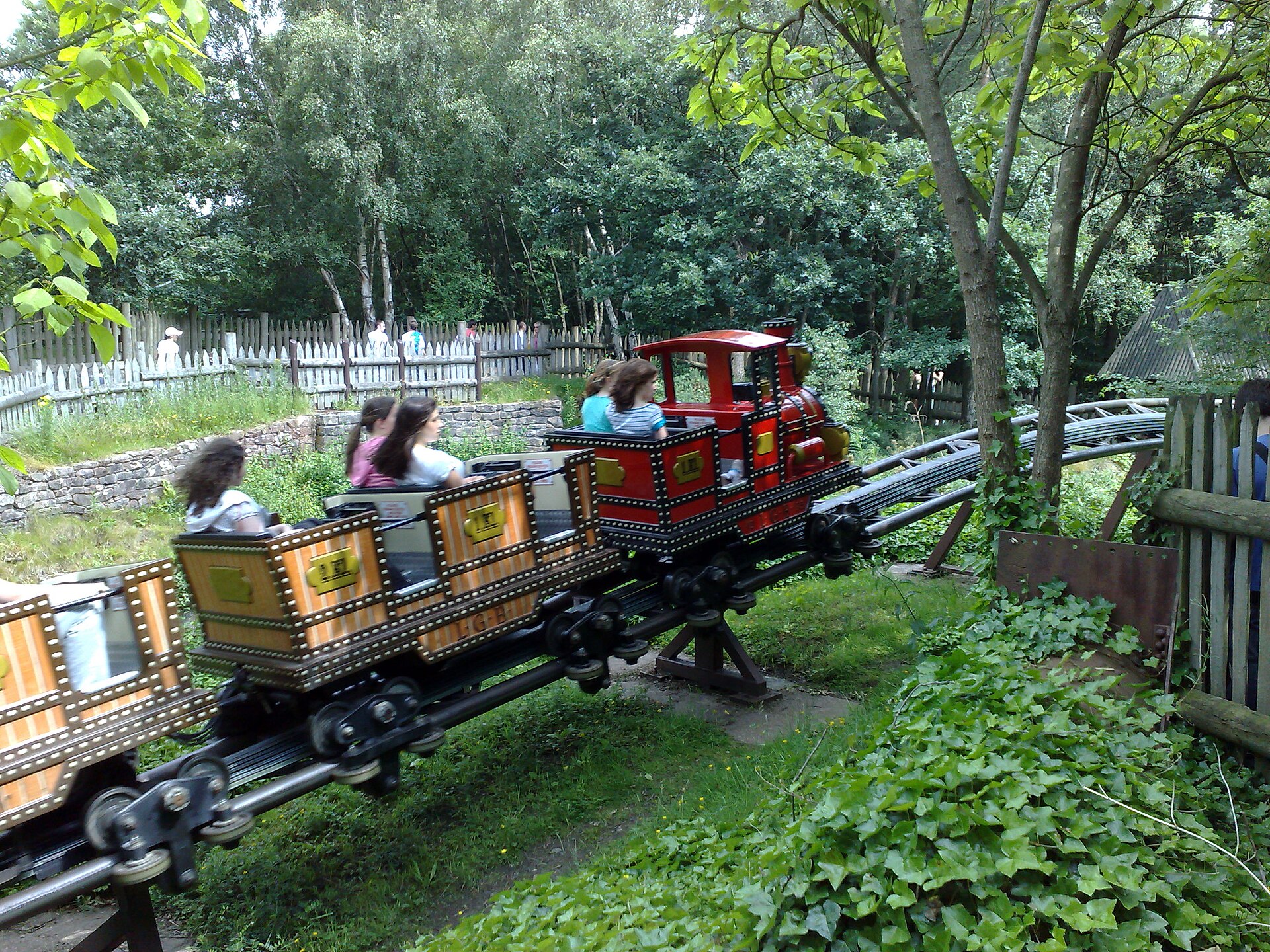 Runaway Mine Train — Custom powered coaster, Alton Towers