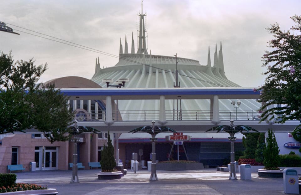 Space Mountain — Custom indoor steel coaster, Magic Kingdom