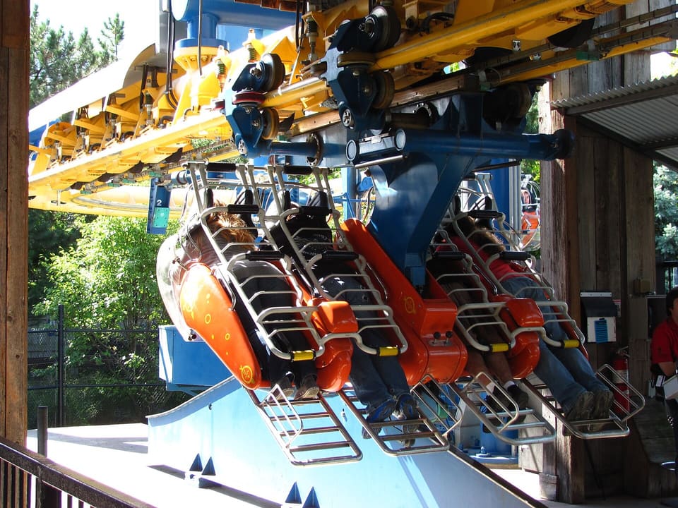 Time Warp — Flying Coaster, Canada's Wonderland